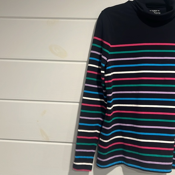 Top - Talbots “the Talbots Tee” - Picture 5 of 11